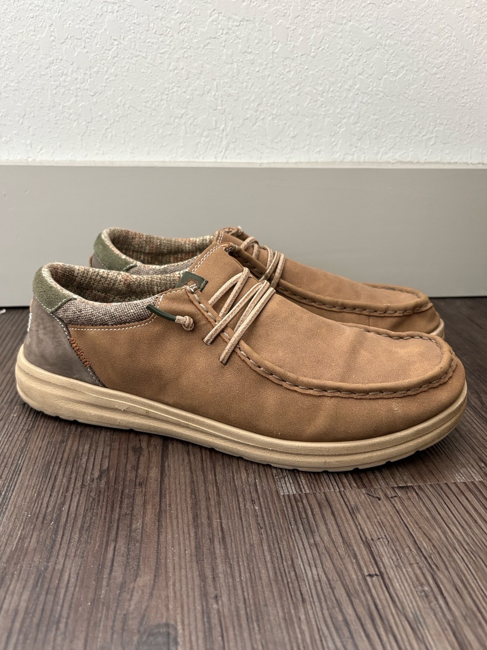 HEY DUDES PAUL SLIP ON LEATHER TAN SHOES MENS 12